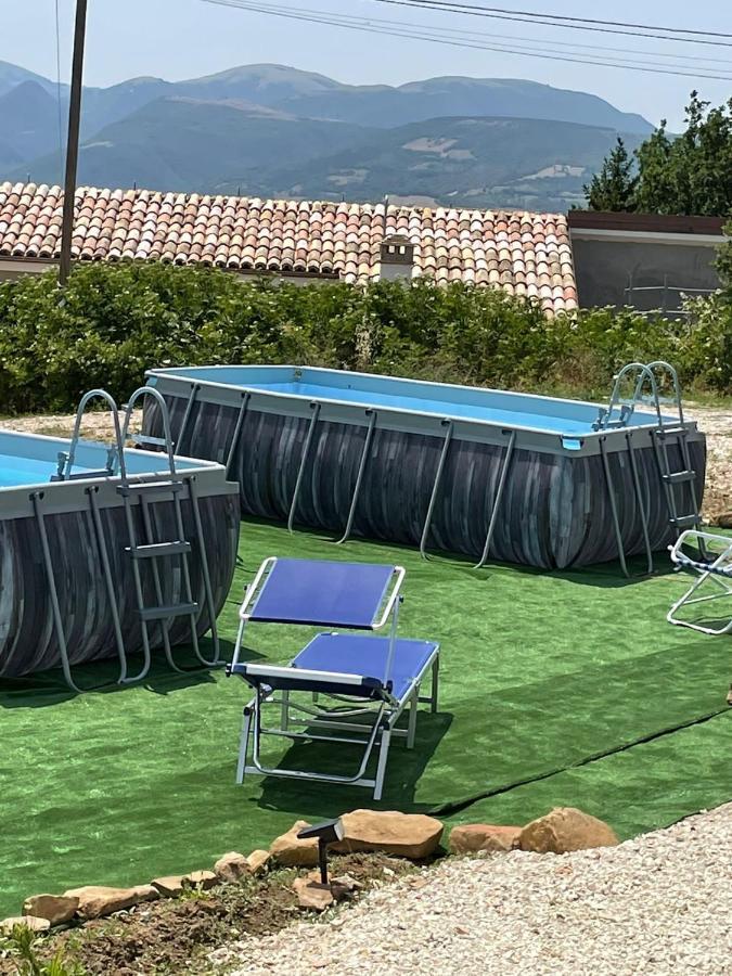In Country Luxury Lodges Camerino Bagian luar foto