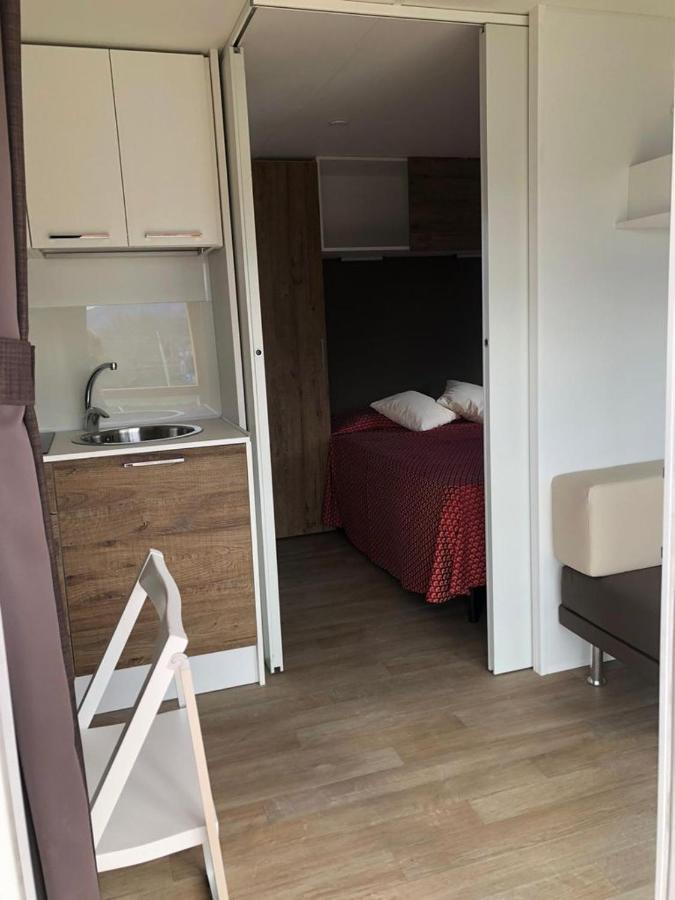 In Country Luxury Lodges Camerino Bagian luar foto