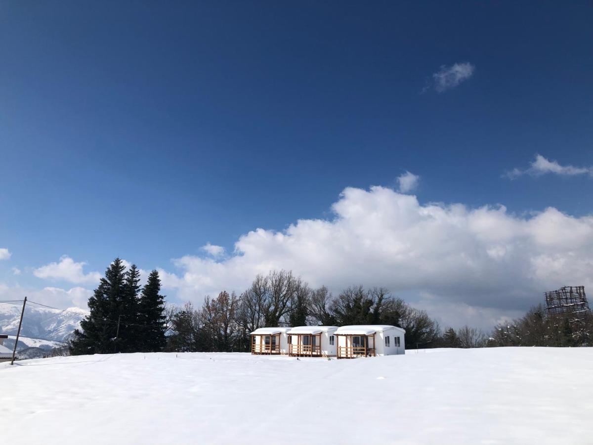 In Country Luxury Lodges Camerino Bagian luar foto