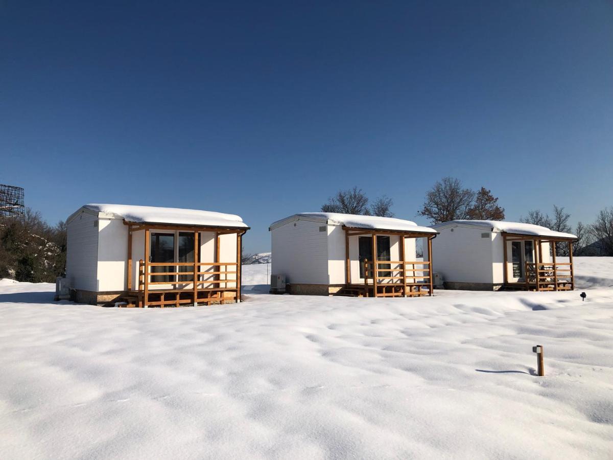 In Country Luxury Lodges Camerino Bagian luar foto